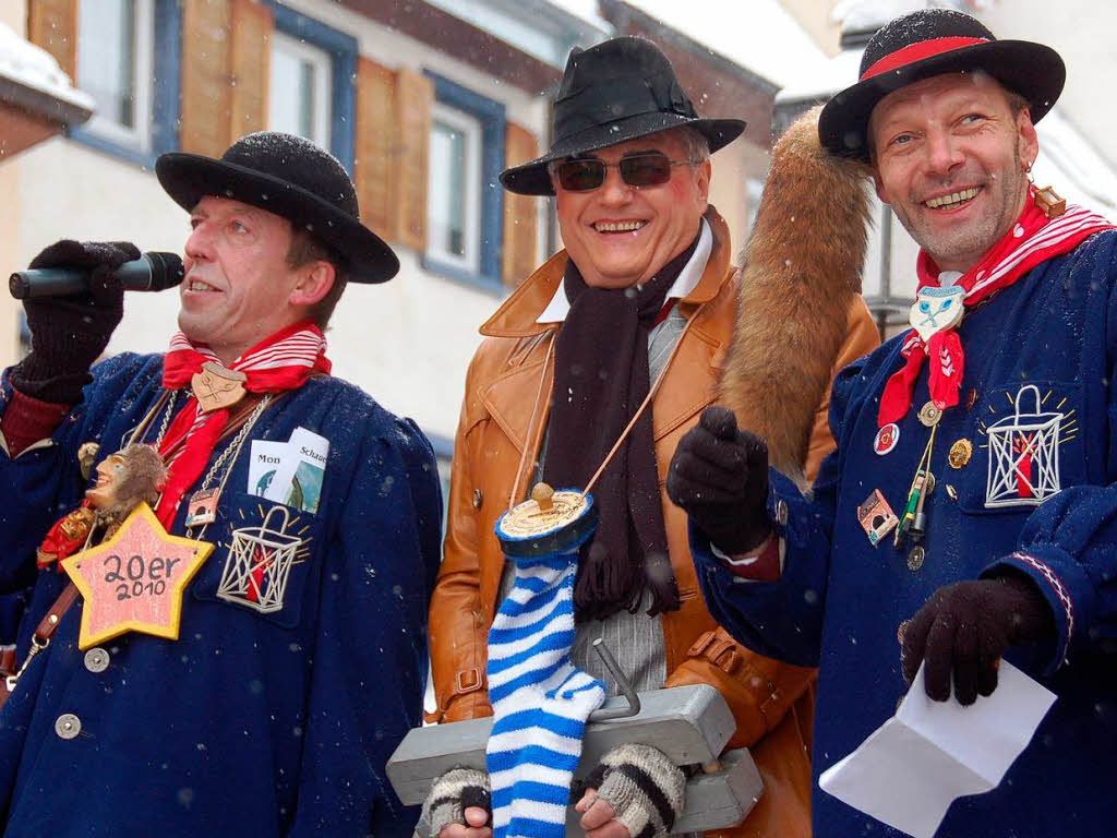 Lffingens Brgermeister Norbert Brugger wird in gefesselt und entmachtet.