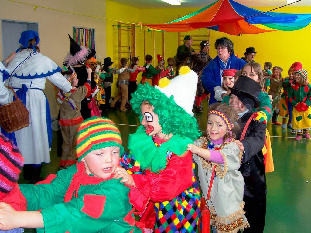 Auf geht's zur Polonaise: In Bachheim feiern die Schler mit den Narren.