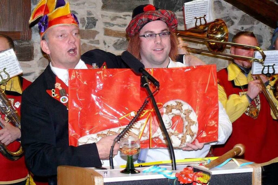 Impressionen von der Proklamation durch den Elferrat im Rathaus und der Eröffnung der Städtlefasnacht (Foto: Saskia Baumgartner) Impressionen von der Proklamation durch den Elferrat im Rathaus und der Eröffnung der Städtlefasnacht (Foto: Saskia Baumgartner)