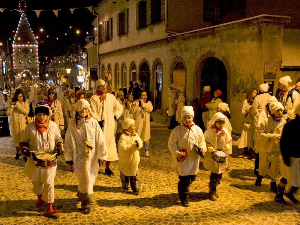 Erlaubt ist, was Krach macht: Hemdglunker in Endingen mit vielfltigsten Musikinstrumenten