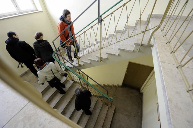 Nur ein Treppenhaus gibt es fr die vi...noch hchstens 15 Menschen aufhalten.   | Foto: Ingo Schneider