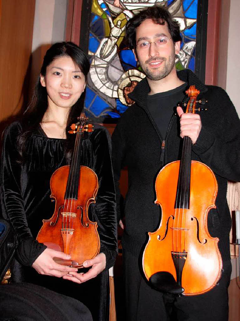 Sayako Kusaka (Violine) und Guy Ben-Ziony (Viola) musizierten am Samstag in der evangelischen Kirche.