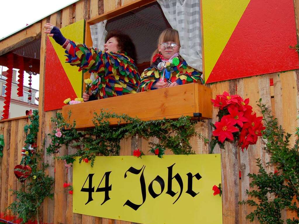 Mit ihrem Jubilumswagen machten die Gumbe-Dappis auf ihr 44-jhriges Jubilum in diesem Jahr aufmerksam.