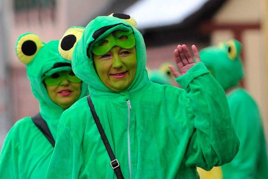Umzug in Bleichheim: Kleine Grüne Männchen im hinteren Bleichtal. (Foto: Patrik Müller) Umzug in Bleichheim: Kleine Grüne Männchen im hinteren Bleichtal. (Foto: Patrik Müller)