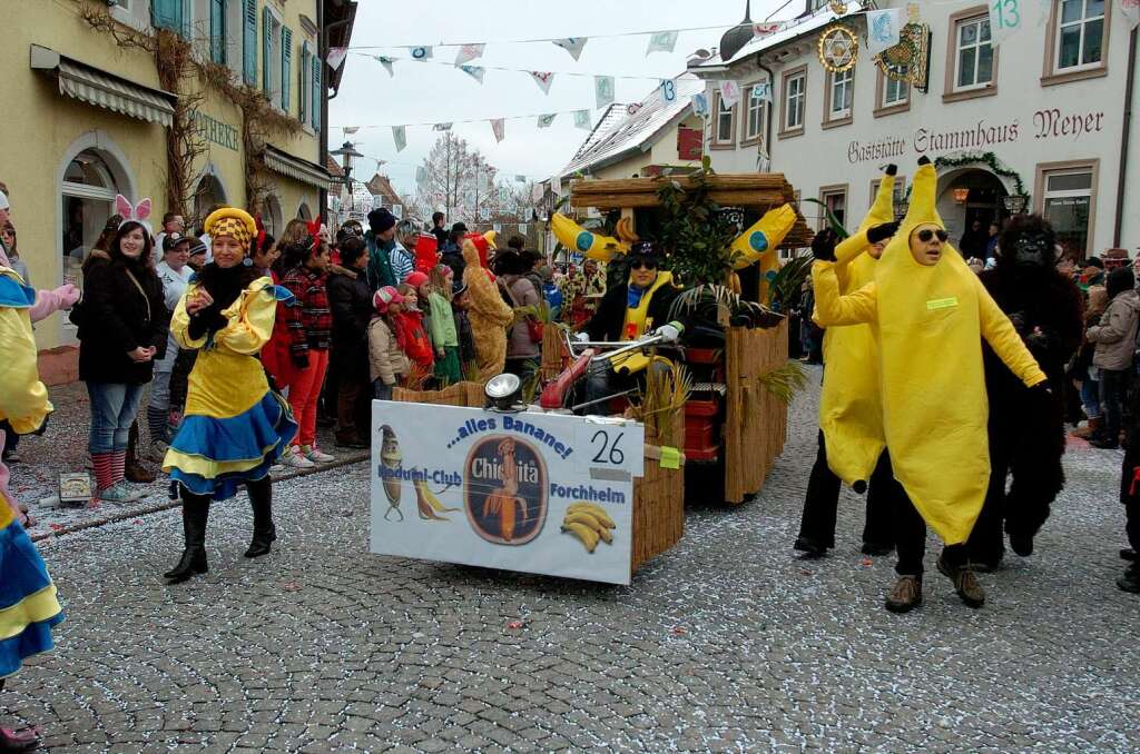 "Alles Banane" meint der Hodumi-Club aus Forchheim beim Umzug in Riegel.
