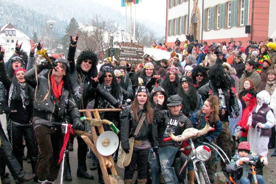 Die Narren gaben am Sonntag Vollgas in Münstertal. (Foto: Manfred Lange) Die Narren gaben am Sonntag Vollgas in Münstertal. (Foto: Manfred Lange)