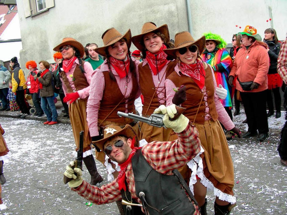 Fasnetsjnger im Western-Outfit  | Foto: Mario Schneberg