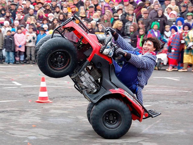 Die Brysacher Hofnarre  zeigten Stunts auf Motorrdern und Quads  | Foto: Frank Kreutner