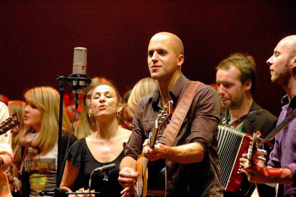 Charmante Ansagen und eine mitreiende Bhnenshow: der Belgier Milow in Freiburg