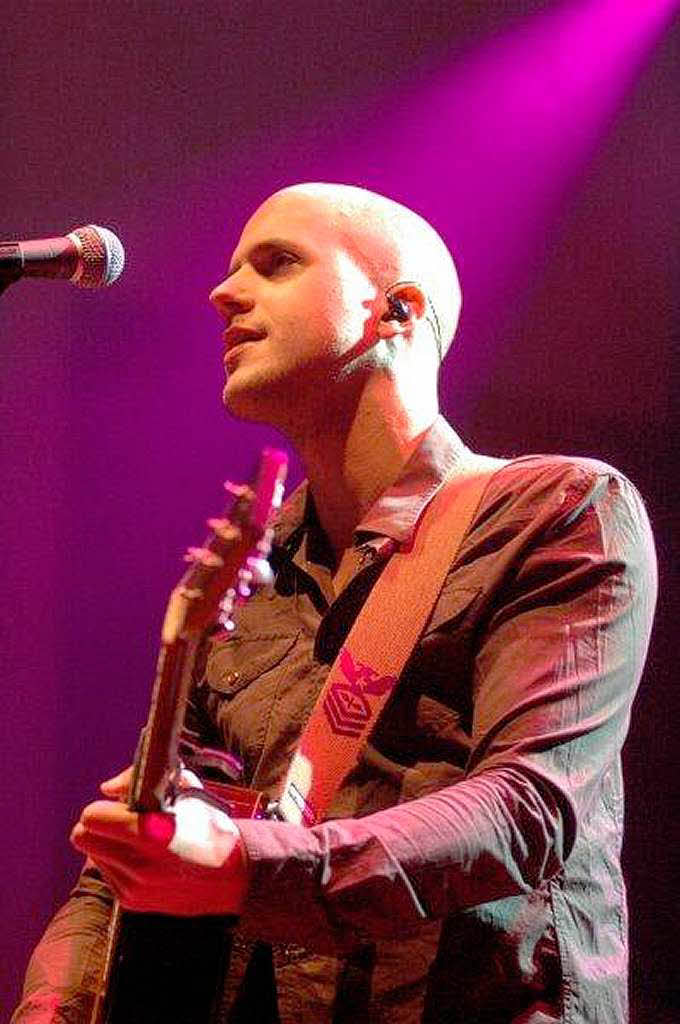 Charmante Ansagen und eine mitreiende Bhnenshow: der Belgier Milow in Freiburg