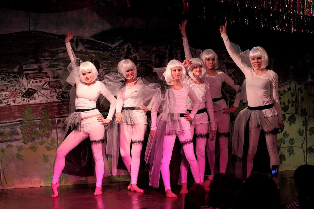 Bombach: Mitreiende Tanzshow zu Beats von Lady Gaga