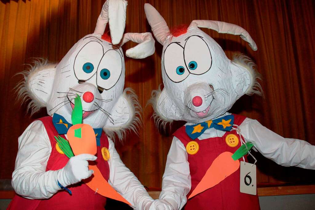 Erfrischende Maskengruppe "Roger Rabbit" beim Elferratsball