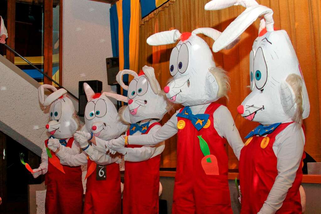 Erfrischende Maskengruppe "Roger Rabbit" beim Elferratsball