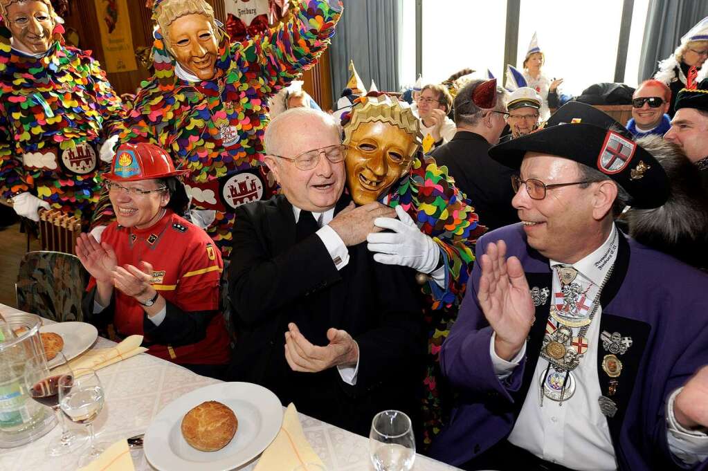 Robert Zollitsch mit Oberzunftmeister Gerd Huber (rechts)