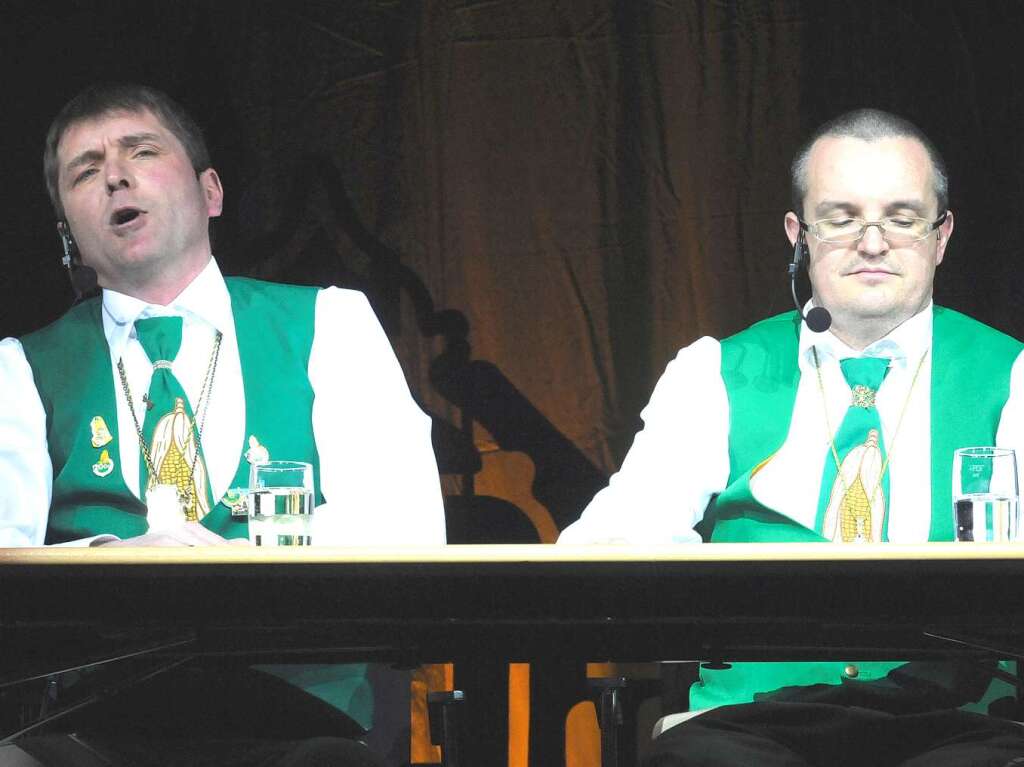 Chronisten (Helmut Kunkler und Markus Helmle - rechts) suchten verzweifelt nach Sachen zum Lachen in 2009