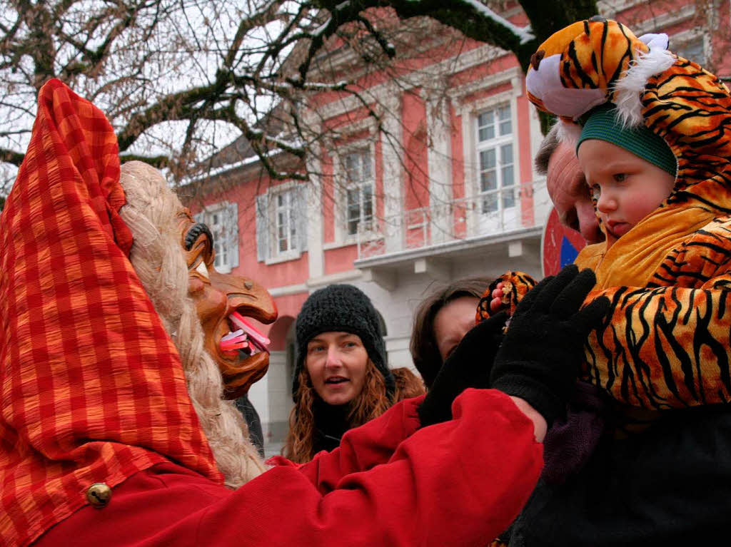 Kinderfasnacht in Schopfheim: Aug in Aug mit „grausigen“ Gestalten