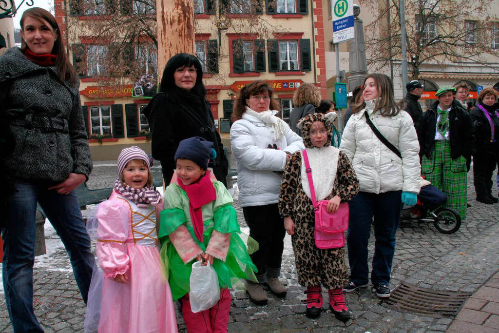 Kinderfasnacht in Schopfheim:  Gut gerstet frs Bonbonsammeln