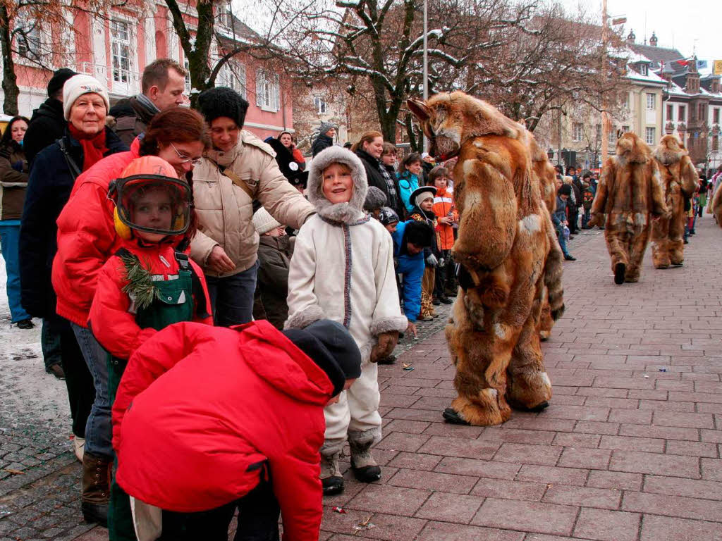 Kinderfasnacht in Schopfheim:  Viel Ses  landete  auf der Strae