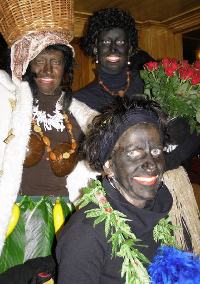 Afrikanische Frchte und Rosen zum Val...en die Rudenberger Hexen ihren Gsten.  | Foto: Liane Schilling