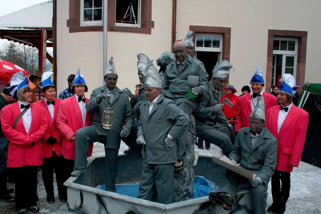 Ein Denkmal fr den Elferrat Obersimonswald zu seinem 50. Geburtstag, gestiftet von der AH-Mannschaft der Sportfreunde.