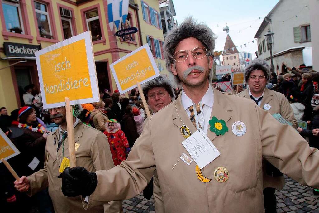 Im Jahr 2010 finden Brgermeisterwahlen statt im Stdtchen. Horst Schlmmer ist auch dabei.