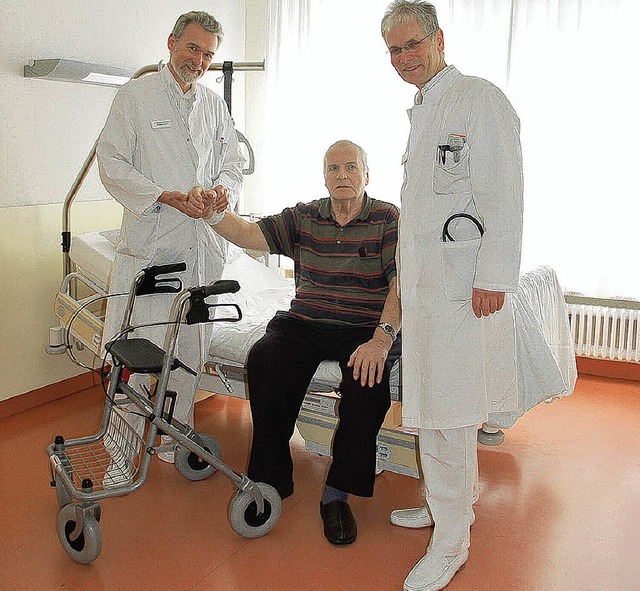 Thomas Truschel (links), Chefarzt Inne...schen Station &#8222;Eichwald&#8220;.   | Foto: Drescher