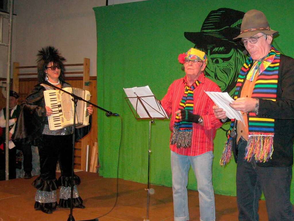 Susanne Grnwald am Akkordeon mit Hubert Rombach und Klaus Whrle beim Gutacher Johliball.