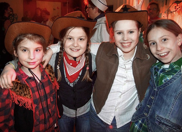 Tanzende Cowgirls von Alt Waldshut &#8...dshuter Pfarrfasnacht auf der Bhne.    | Foto: Freudig