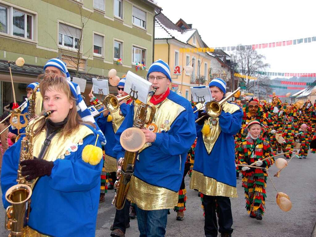 Beste Stimmung beim Fasnetumzug in Sthlingen! Stadtmusik und Fasnacht gehren zusammen!