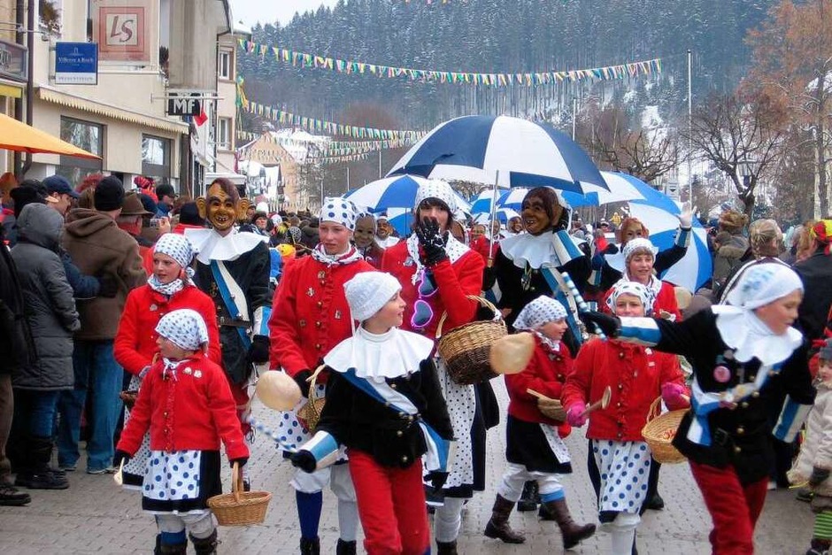 Impressionen vom Fasnachtsumzug in St. Blasien. (Foto: Stefan Sahli) Impressionen vom Fasnachtsumzug in St. Blasien. (Foto: Stefan Sahli)