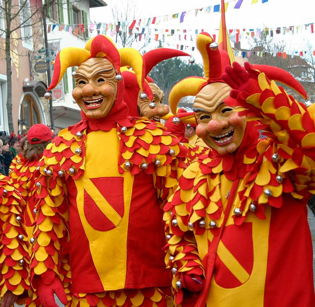 Lustige Gesellen beim Rosenmontagsumzug.