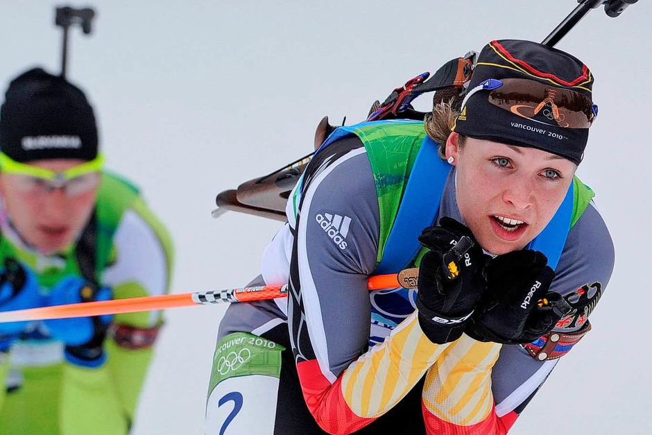 Zweikampf: Magdalena Neuner (rechts) und Anastasiya Kuzmina aus Slowakien im Biathlon über die 10-Kilometer-Strecke (Foto: dpa) Zweikampf: Magdalena Neuner (rechts) und Anastasiya Kuzmina aus Slowakien im Biathlon über die 10-Kilometer-Strecke (Foto: dpa)