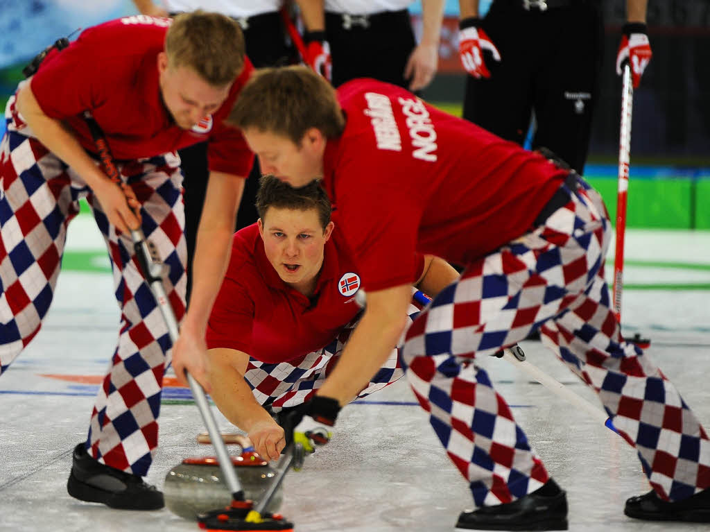 Inoffizielles Gold fr die originellste Sportkleidung: Norwegens Curling-Team