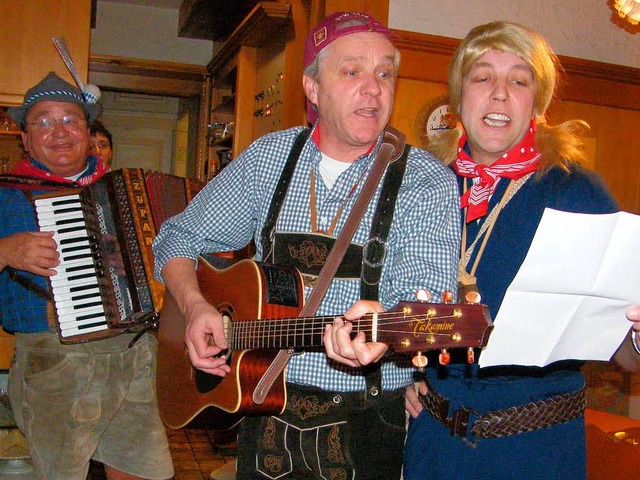 Lothar Ketterer plaudert musikalisch ...hmittag ein kurzes Nickerchen braucht.  | Foto: Martha WEishaar