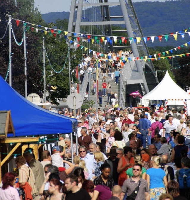 Die Dreilnderbrcke wird 2012 im Mitt...r Partnerschaft mit Huningue stehen.    | Foto: lauber