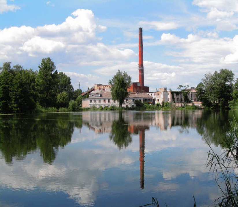 Flusslandschaft mit Fabrik: Eine Szene am Ortsrand von Konstancin  | Foto: tomasz marszal/Rathaus Konstancin