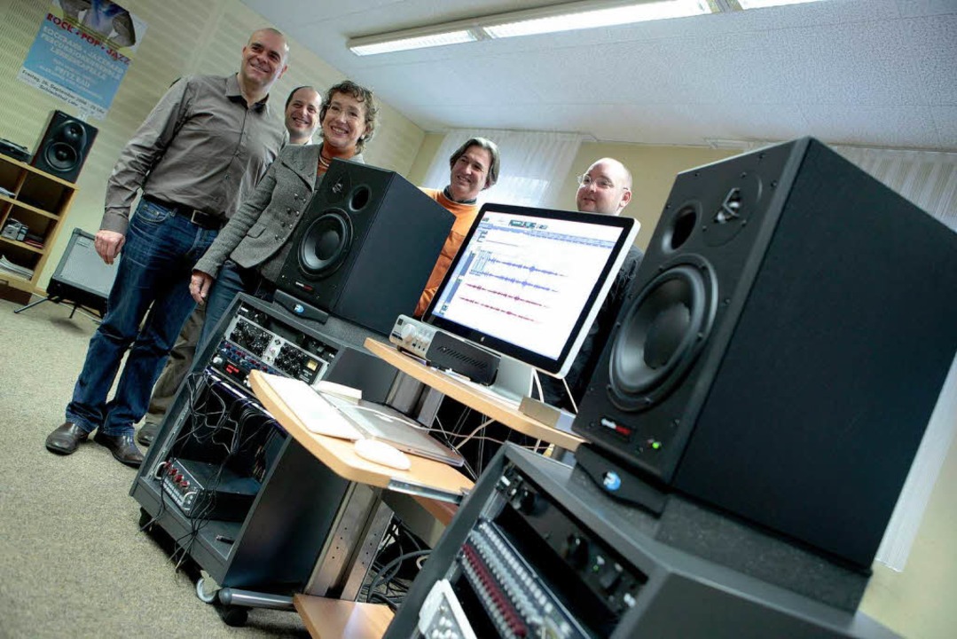 Das mobile Tonstudio stellten vor  (vo...nn, Thomas Hermenau und Manuel Gruber.  | Foto: Christoph Breithaupt