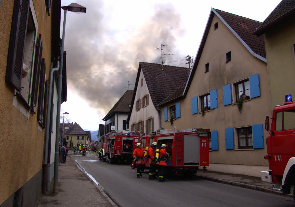 Die Wehren aus Ehrenkirchen, Bollschweil und Bad Krozingen waren im Einsatz. Die Brandursache ist noch unklar.