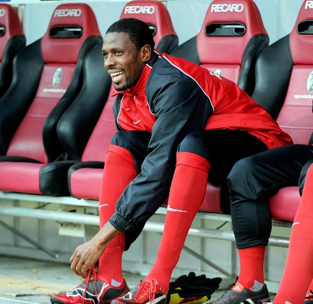 Durfte sich das Spiel gegen Hertha von drauen anschauen: Mo Idrissou.  | Foto: Meinrad Schn