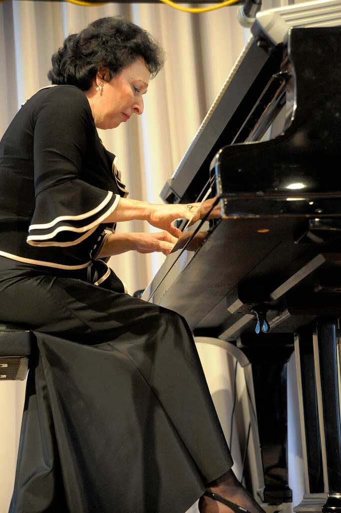 Kultur zum Fest - Pianistin Manana Odischelidze erffnete den Festakt