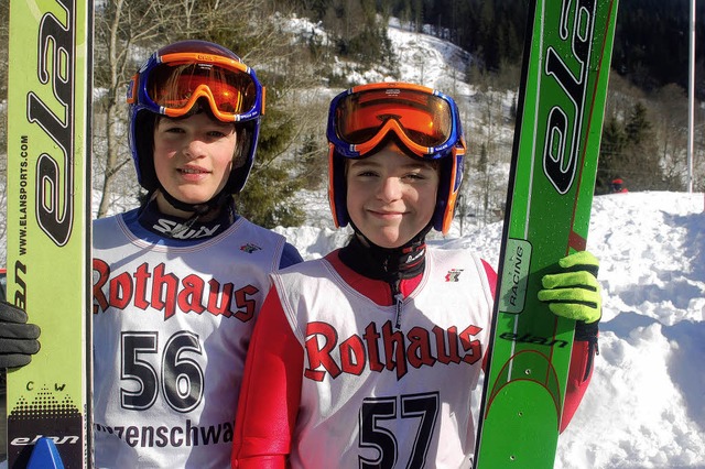 Die zwlfjhrige Carina Wursthorn (lin...ina Stuhlfauth (rechts) wurde Vierte.   | Foto: Helmut Junkel