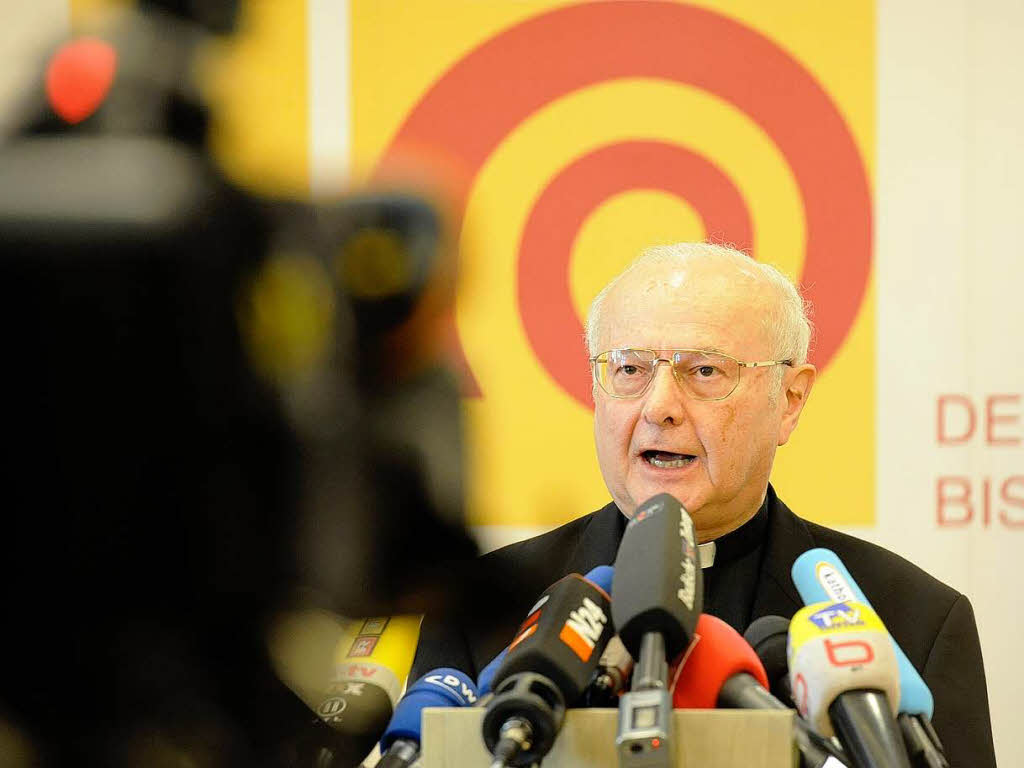 Robert Zollitsch bei der Pressekonferenz zur Erffnung der Deutschen Bischofskonferenz in Freiburg.