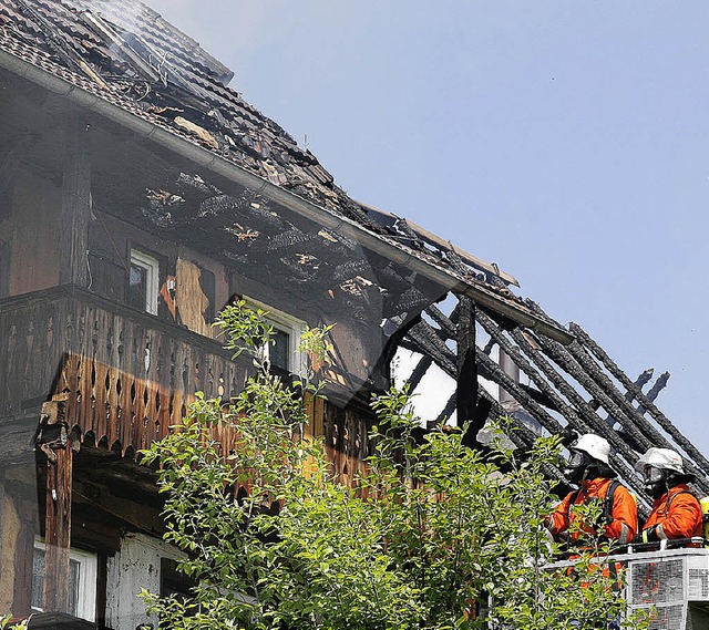 Beim Brand des Asylbewerberheims war die Wehr gefordert.   | Foto: fssel