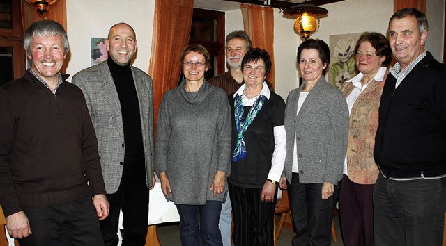 Wechsel beim Kirchenchor Siensbach: Li...s sowie Renate Manciu (Chorleiterin).   | Foto: Silke Nitz