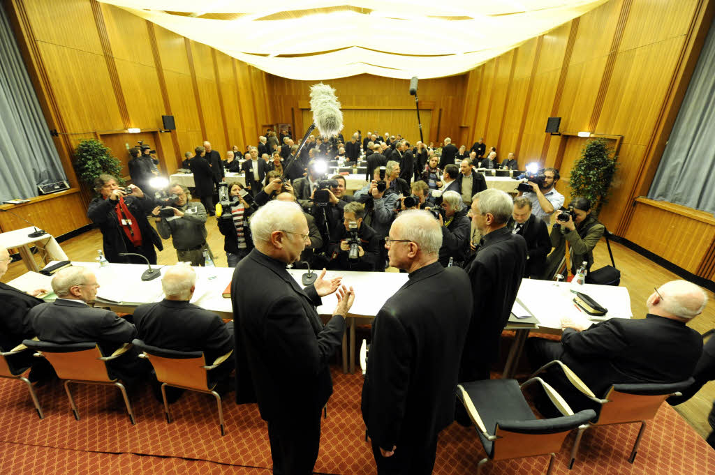 Robert Zollitsch bei der Pressekonferenz zur Erffnung der Deutschen Bischofskonferenz in Freiburg.