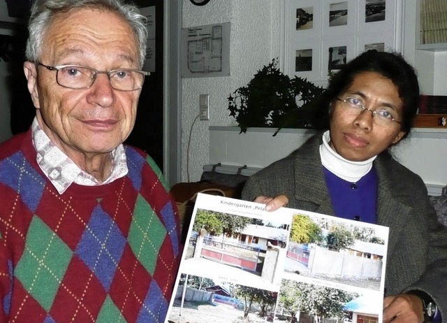 Klaus und Martha Altenstetter aus Rhei...d berwachen deren Verteilung vor Ort.  | Foto: Danielle Hirschberger