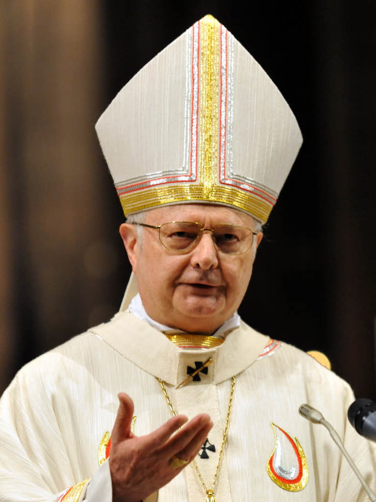 Robert Zollitsch beim Pontifikalamt im Freiburger Mnster.