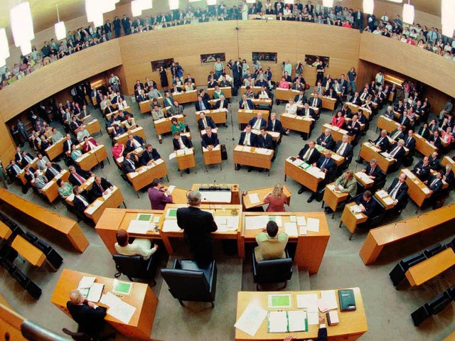 Prsentierten sich im Landtag in Stuttgart bald neue Minister?  | Foto: MICHAEL LATZ