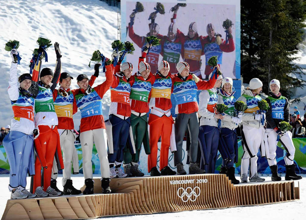 Martin Schmitt, Michael Neumayer, Michael Uhrmann und Andreas Wank belegten in der Mannschaftskonkurrenz den zweiten Platz.