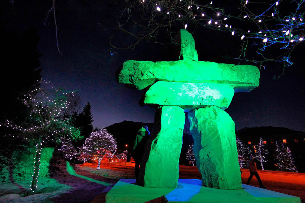 Inukshuk heit das Emblem der Spiele von Vancouver und Whistler. Hier eine steinerne XXL-Version in Whistler.